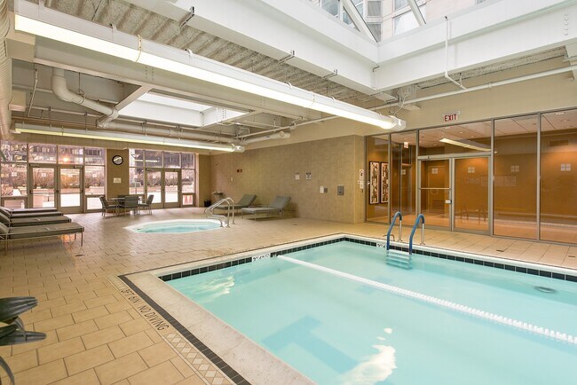 Building Photo - 222 N Columbus Dr