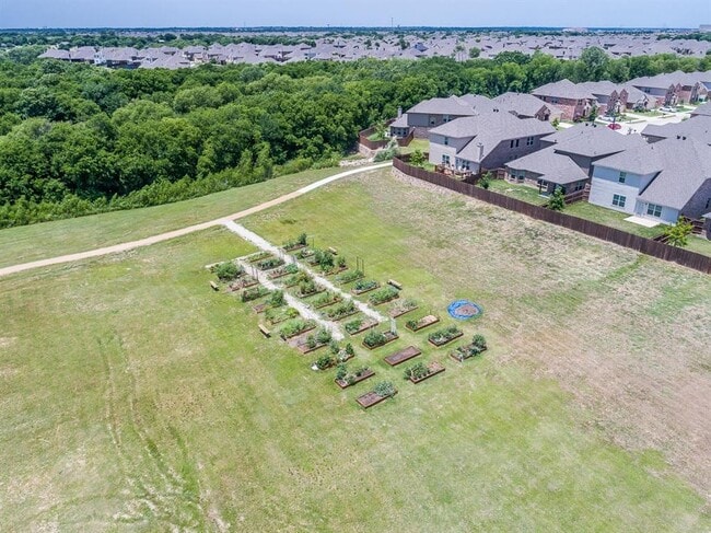 Building Photo - 932 Lake Cypress Ln