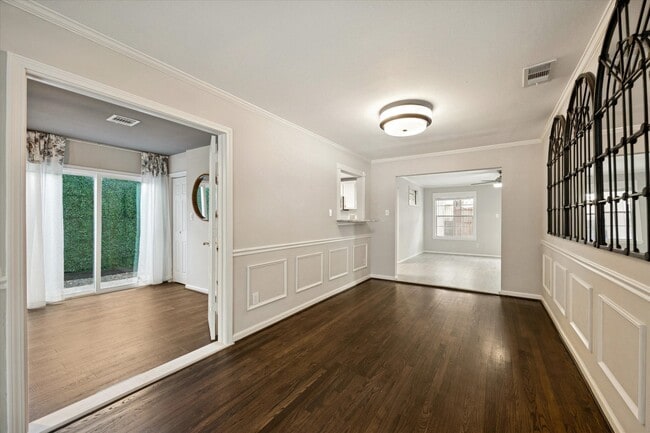 Building Photo - 2619 Eastgrove Ln