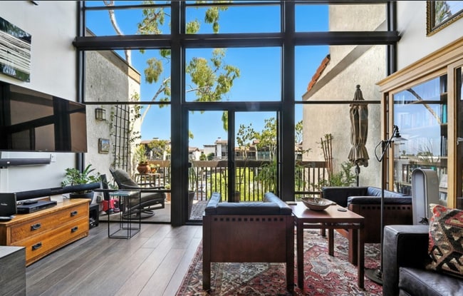 Building Photo - UNFURNISHED | 1 Bedroom | 1.5 Bath | $3,650/month