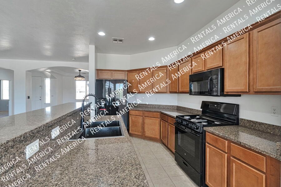 Building Photo - 6722 S Averroes Rd