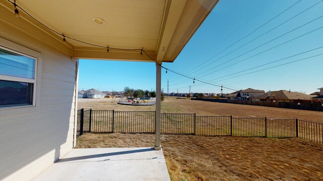 Building Photo - Spacious Round Rock home with patio & gree...