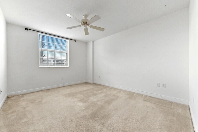 Building Photo - 610 Clematis St
