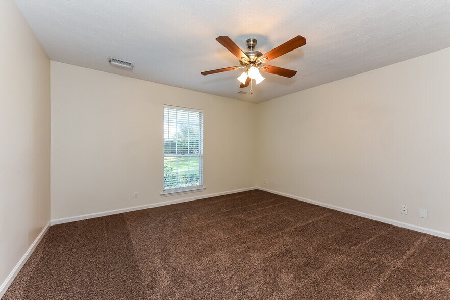 Building Photo - 104 Carolina Ct