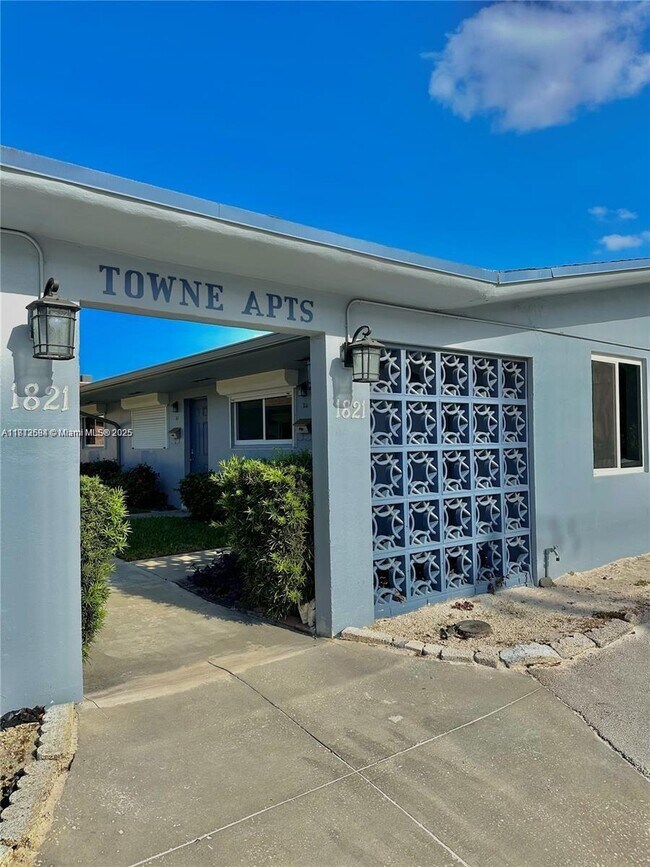 Primary Photo - 1821 N 17th Ct
