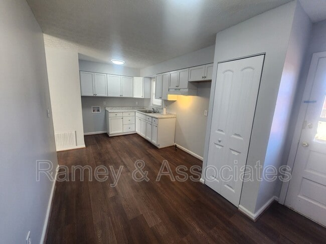 Building Photo - 5703 Chestnutwood Way