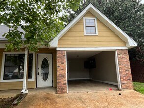 Building Photo - Renovated 3 Bedroom 2 Bath Townhome for Rent!