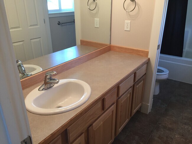 Building Photo - 3BD/2.5BA Harvest Creek Single Family Home