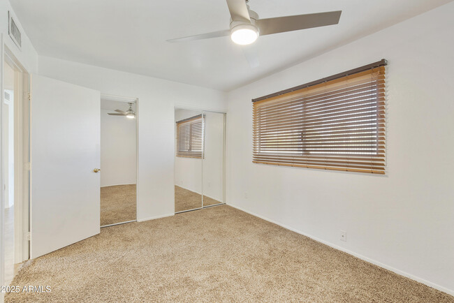 Building Photo - 15218 N 37th Ave
