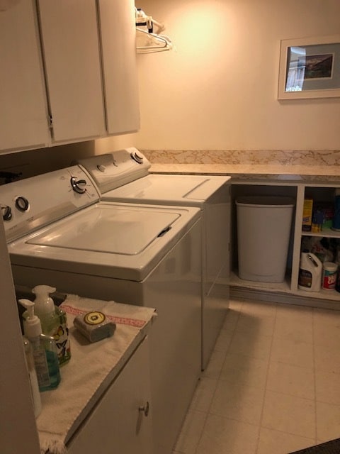 Use of Laundry machines is free - 819 Rubis Dr