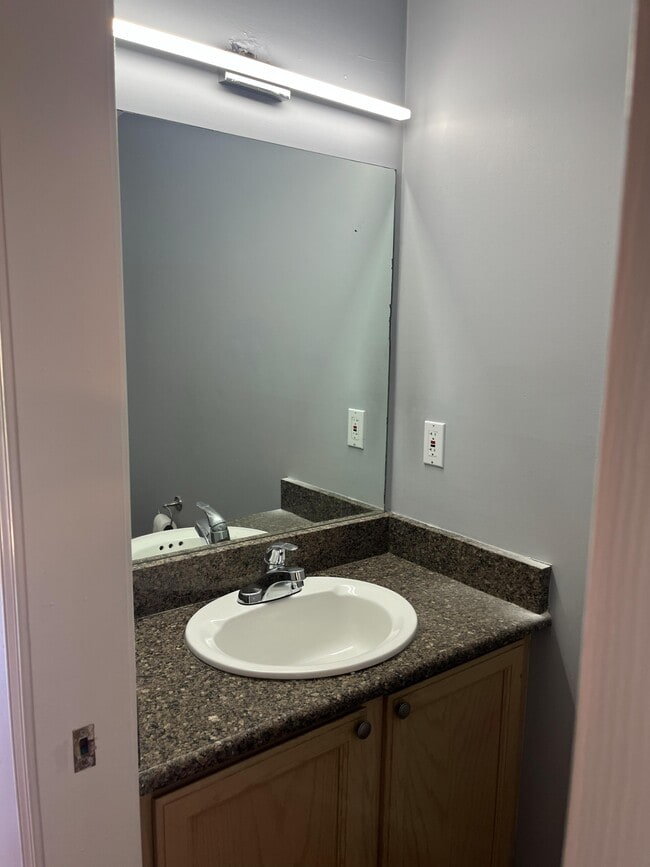 Building Photo - 2941 Beland Ave