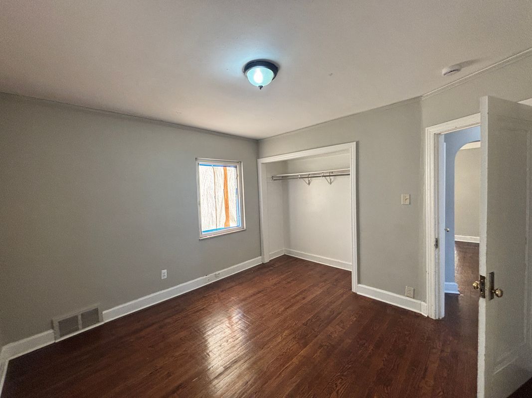 Building Photo - 15496 Gilchrist St