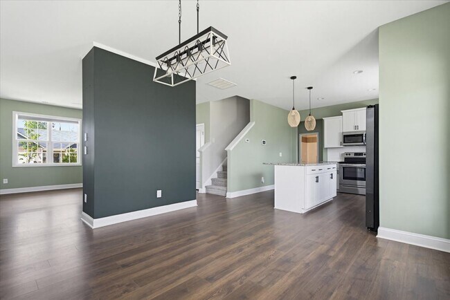 Building Photo - 1717 Stackhouse Dr