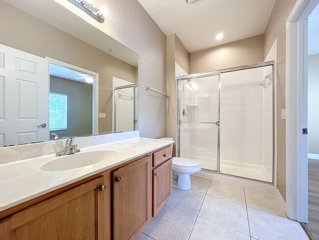 Building Photo - LUXURY 3 Bedroom / 2 Bath Townhome in a ga...