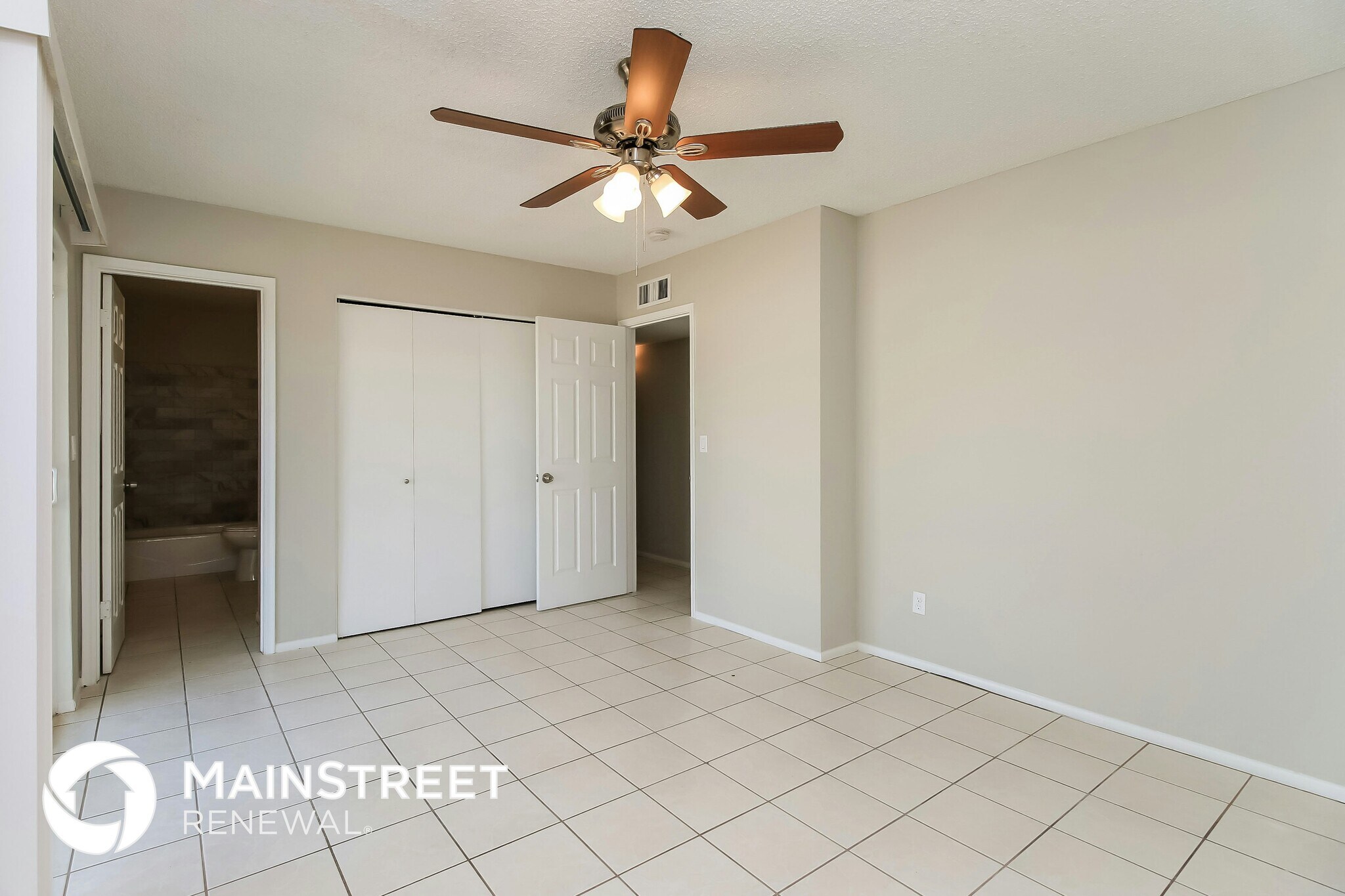 Building Photo - 650 W 22nd Ave