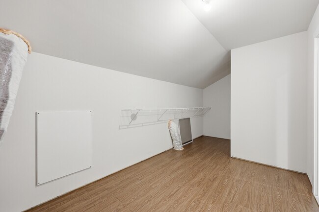 Building Photo - 6334 Cambridge Dr