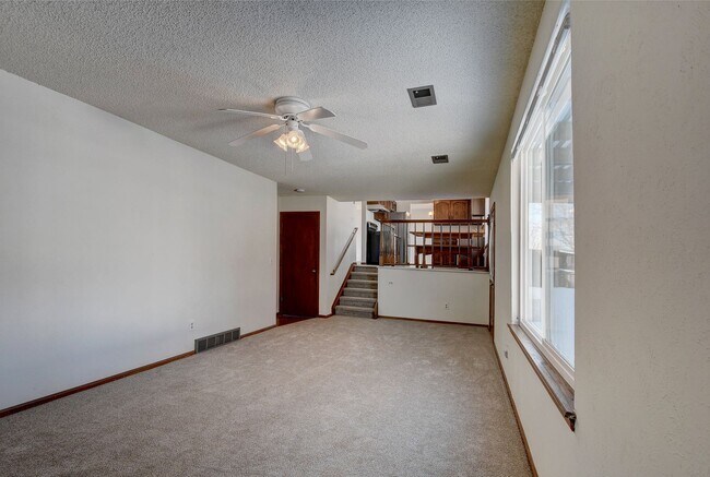 Building Photo - 4 bedroom, 3 bath home with 2 car garage