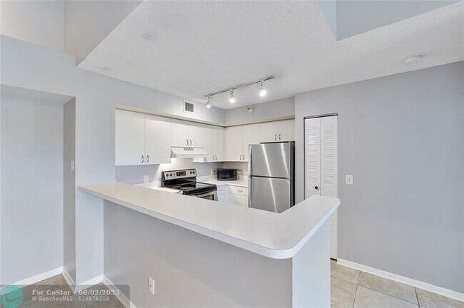Building Photo - 120 Yacht Club Way