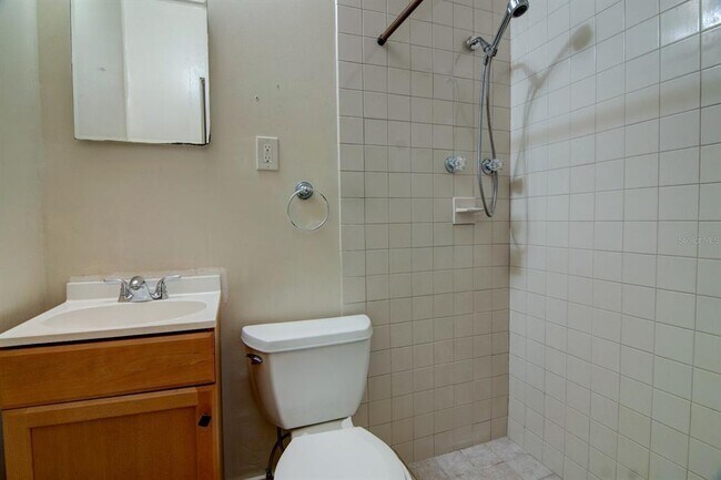 Building Photo - 2049 NW 9th Ave