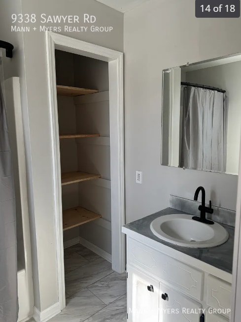 Building Photo - 9338 Sawyer Rd