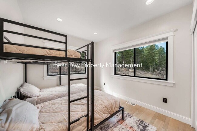Building Photo - 25553 Mountain Moss Ct
