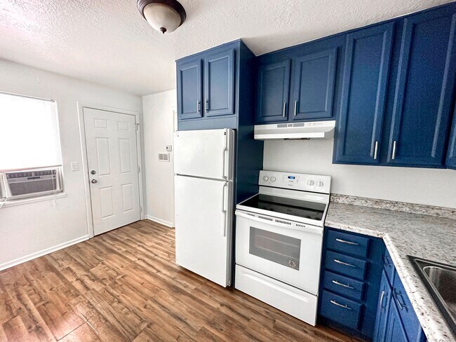 Building Photo - 517 N 900 W