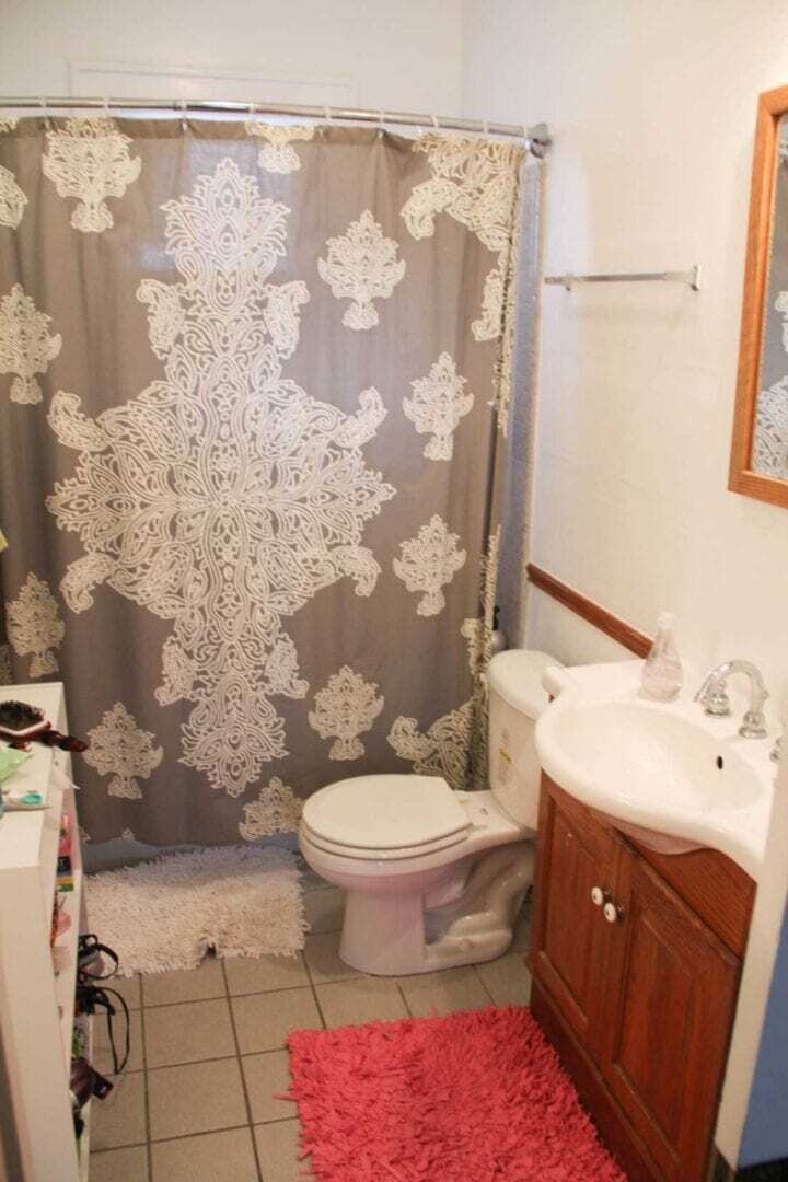 1 OF 2 BATHROOMS - 3104 Wabash Ave