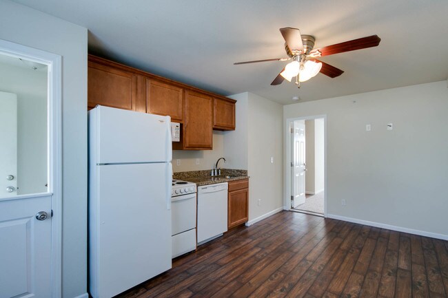 Building Photo - 1026 Bluemont Ave