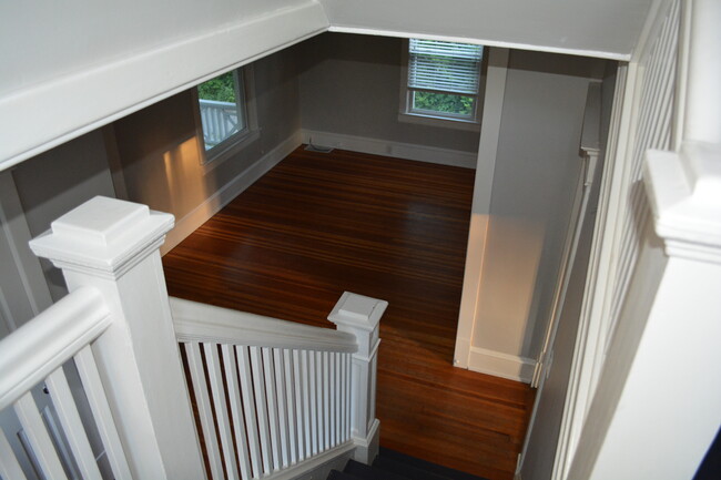 Building Photo - 109 Fairview Ave