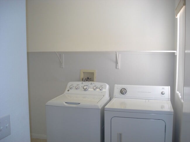 Building Photo - 3734 Solandra St