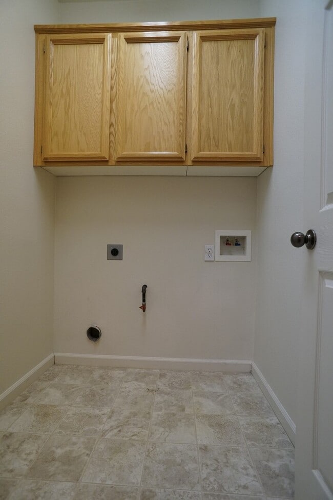 Building Photo - Charming 3 Bedroom Home for Rent in Crocker Ranch  Roseville!