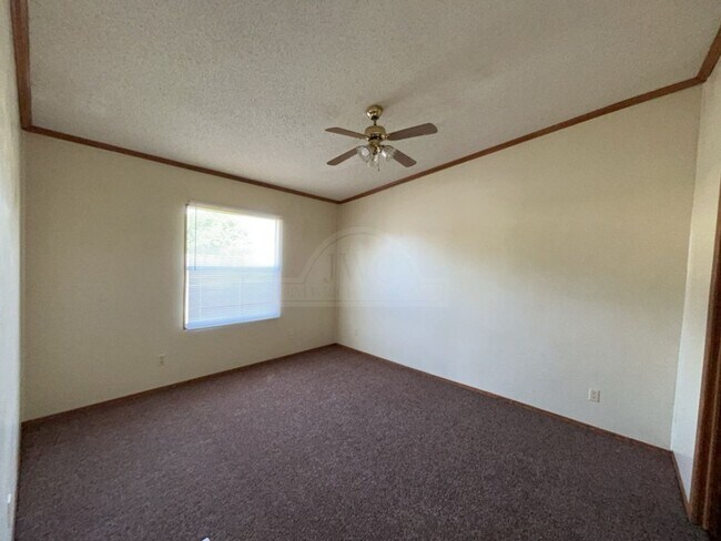 Building Photo - 3100 Cantabrian Dr