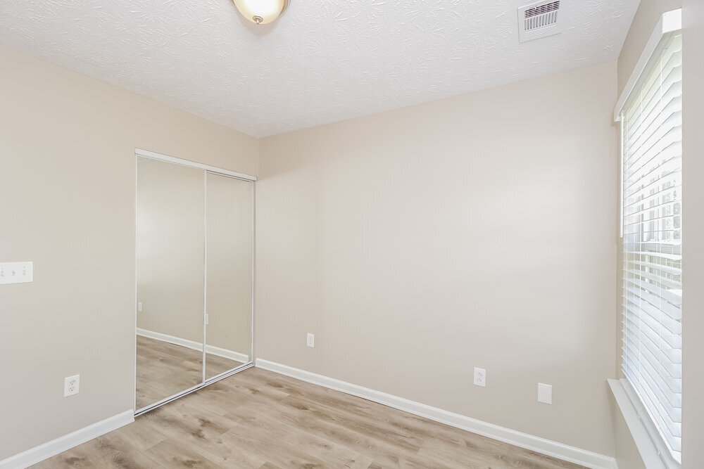 Building Photo - 248 Silver Ridge Dr