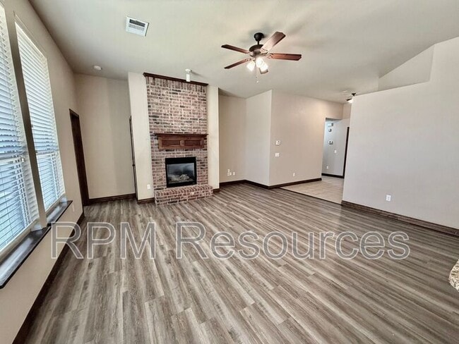 Building Photo - 5601 Sanderling Rd