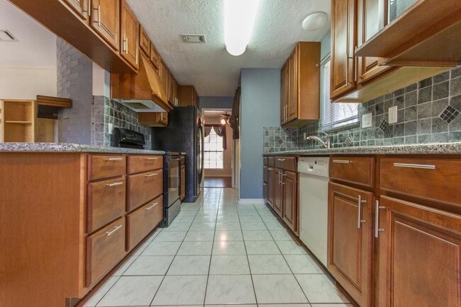 Building Photo - 5403 Timpani Dr