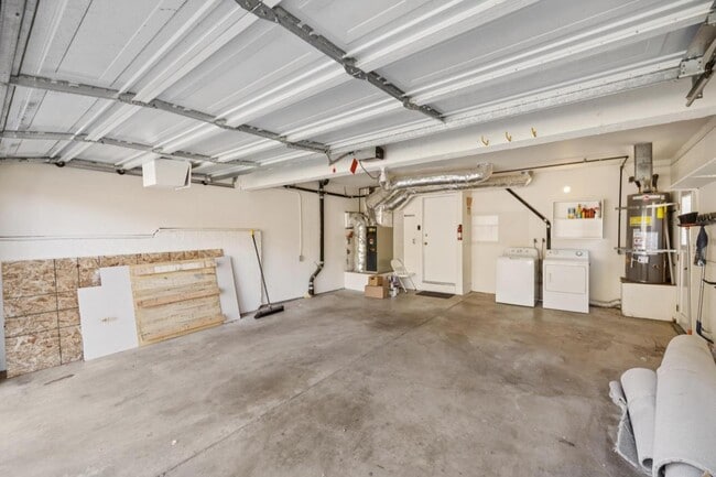 Building Photo - 2016 Fairmont Dr