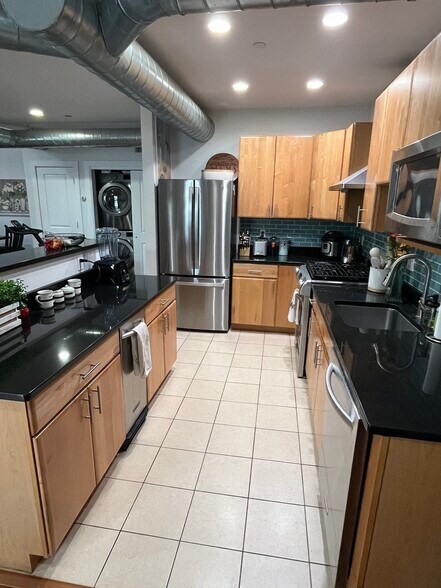 Building Photo - 4 Powder Mill Sq