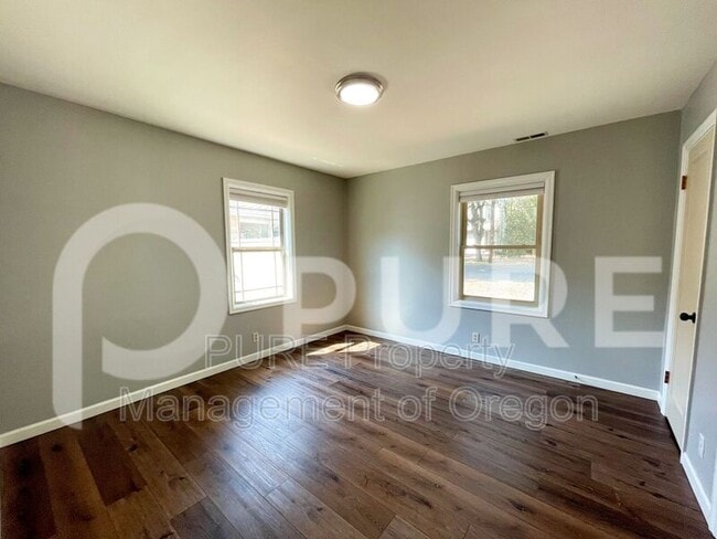 Building Photo - 8506 SE Mill St