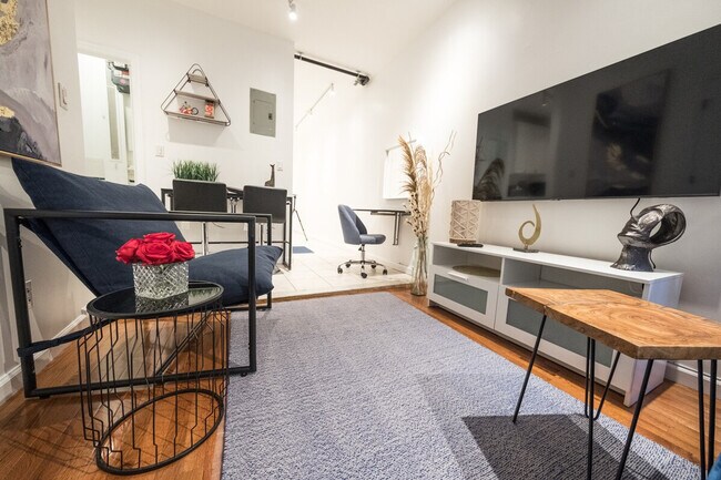 Building Photo - 317 E 75th St