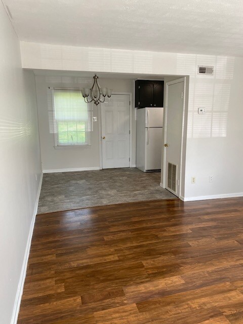 Building Photo - 129 Lewis Ln