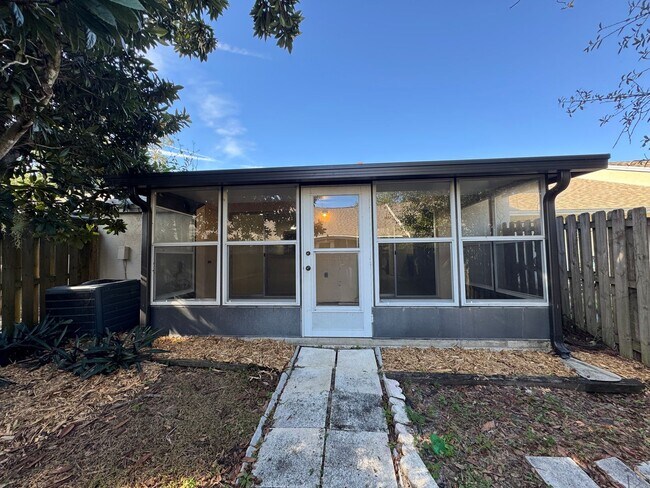 Building Photo - Charming 3 Bedroom, 2 Bathroom Home in Winter Park!!