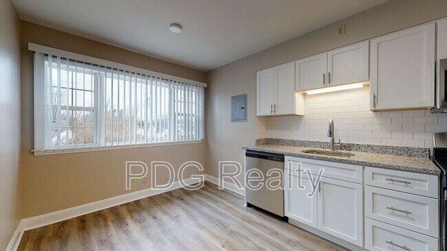 Building Photo - 3833 Chenoweth Ct