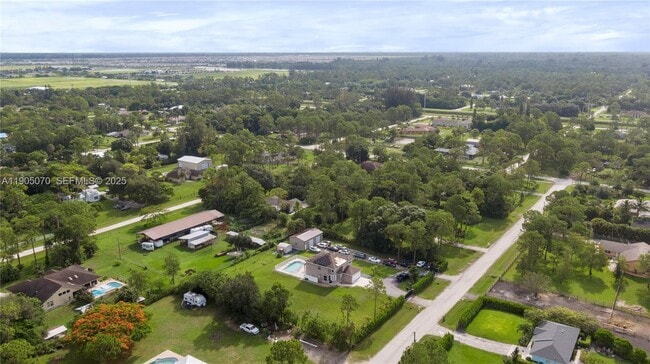 Building Photo - 17125 35th Pl N