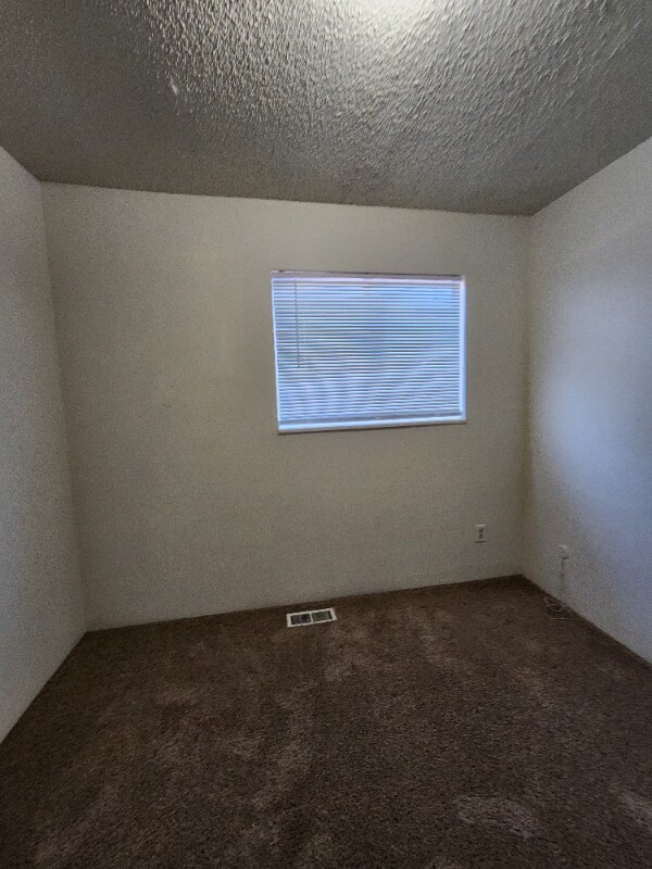 Building Photo - 657 E Clarion Dr