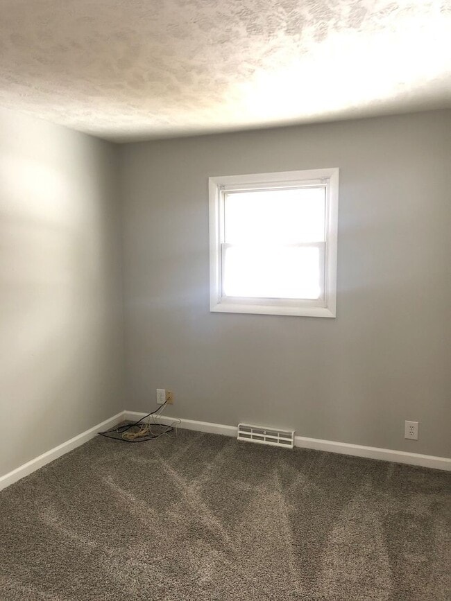 Building Photo - Remodeled 4 Bedroom House! MUST SEE!
