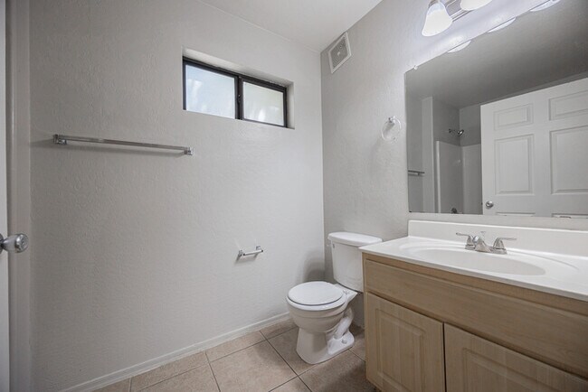 Building Photo - 1287 N Alma School Rd