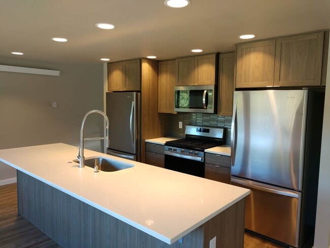 Building Photo - 2235 Electric Ave