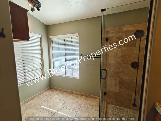 Building Photo - 1560 E Sonoran Desert Dr