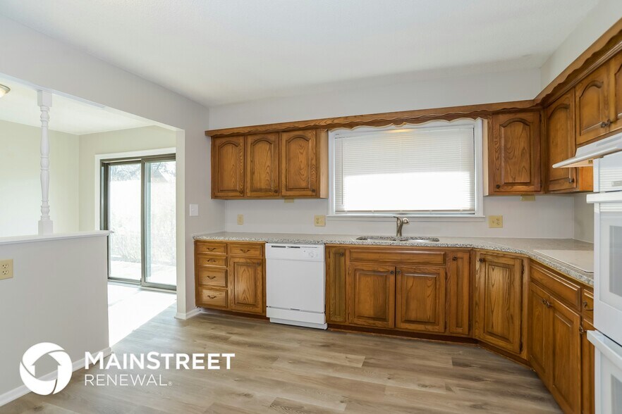Building Photo - 3923 S Breckenridge Dr