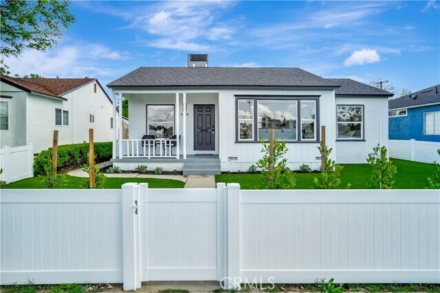 Building Photo - 6438 Lindley Ave